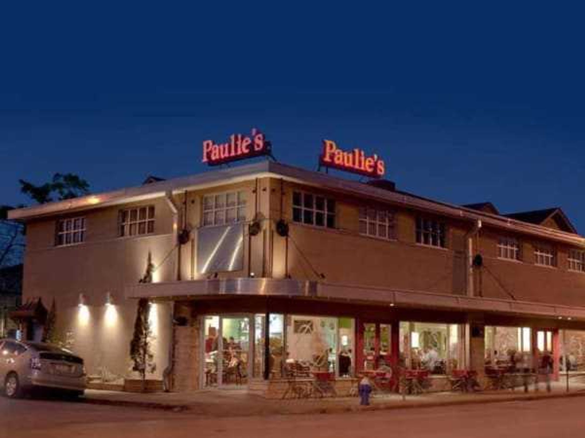 Paulie's exterior