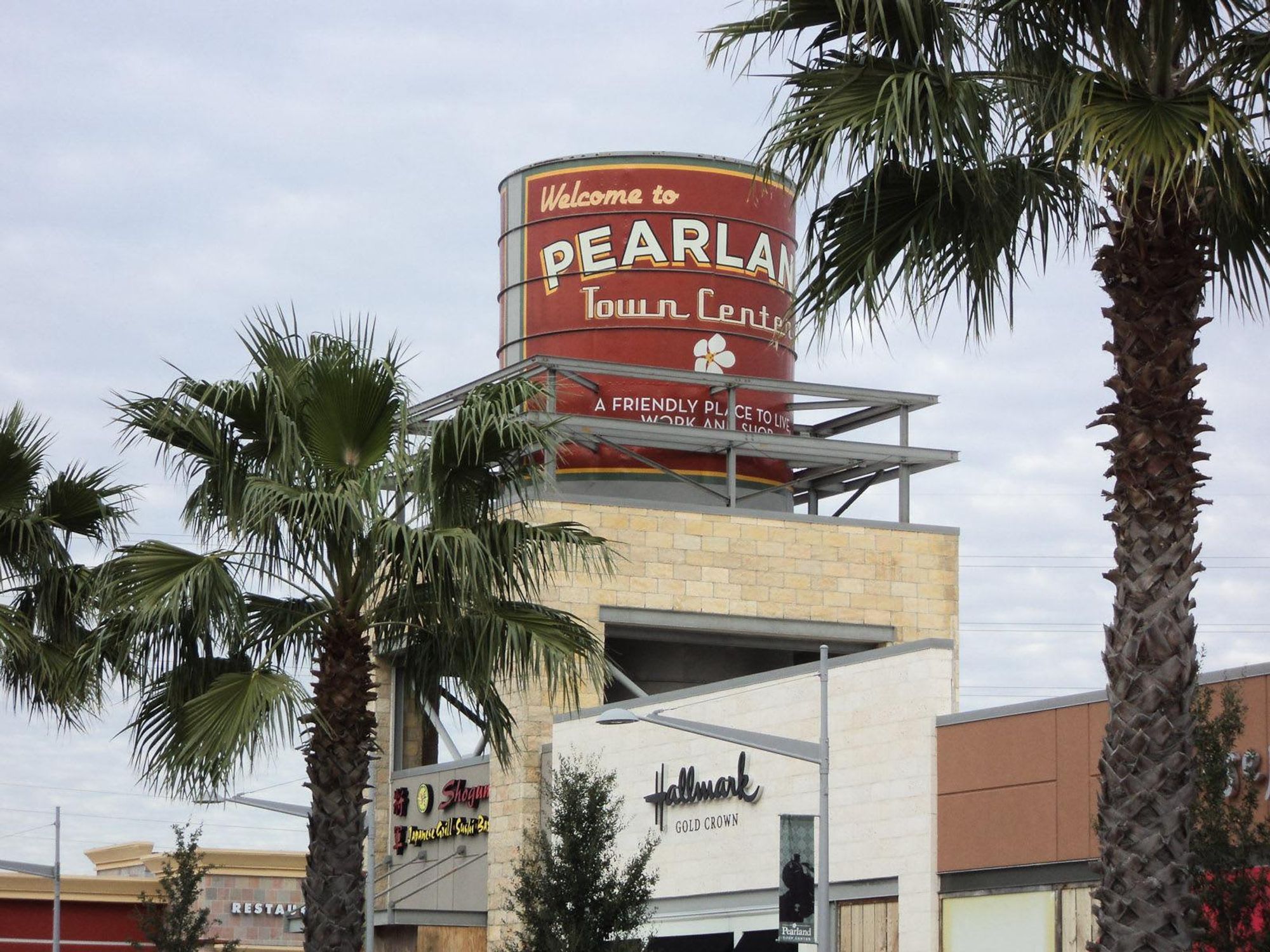 Pearland Town Center, shopping