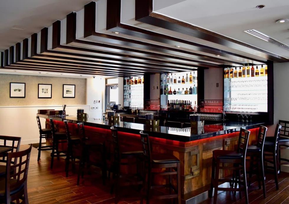 Peli Peli Woodlands interior bar