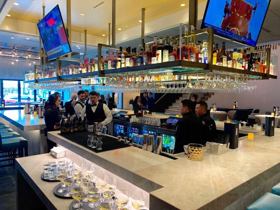 Perry's Steakhouse River Oaks bar interior