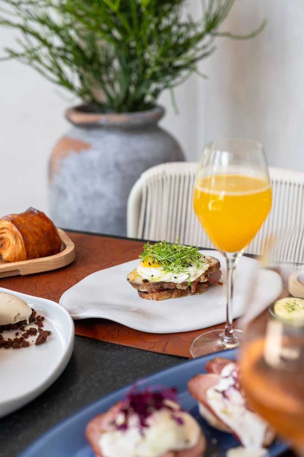 Picture of a mimosa and a Croque Madame