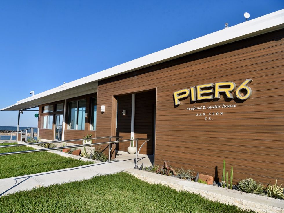 Pier 6 Seafood exterior