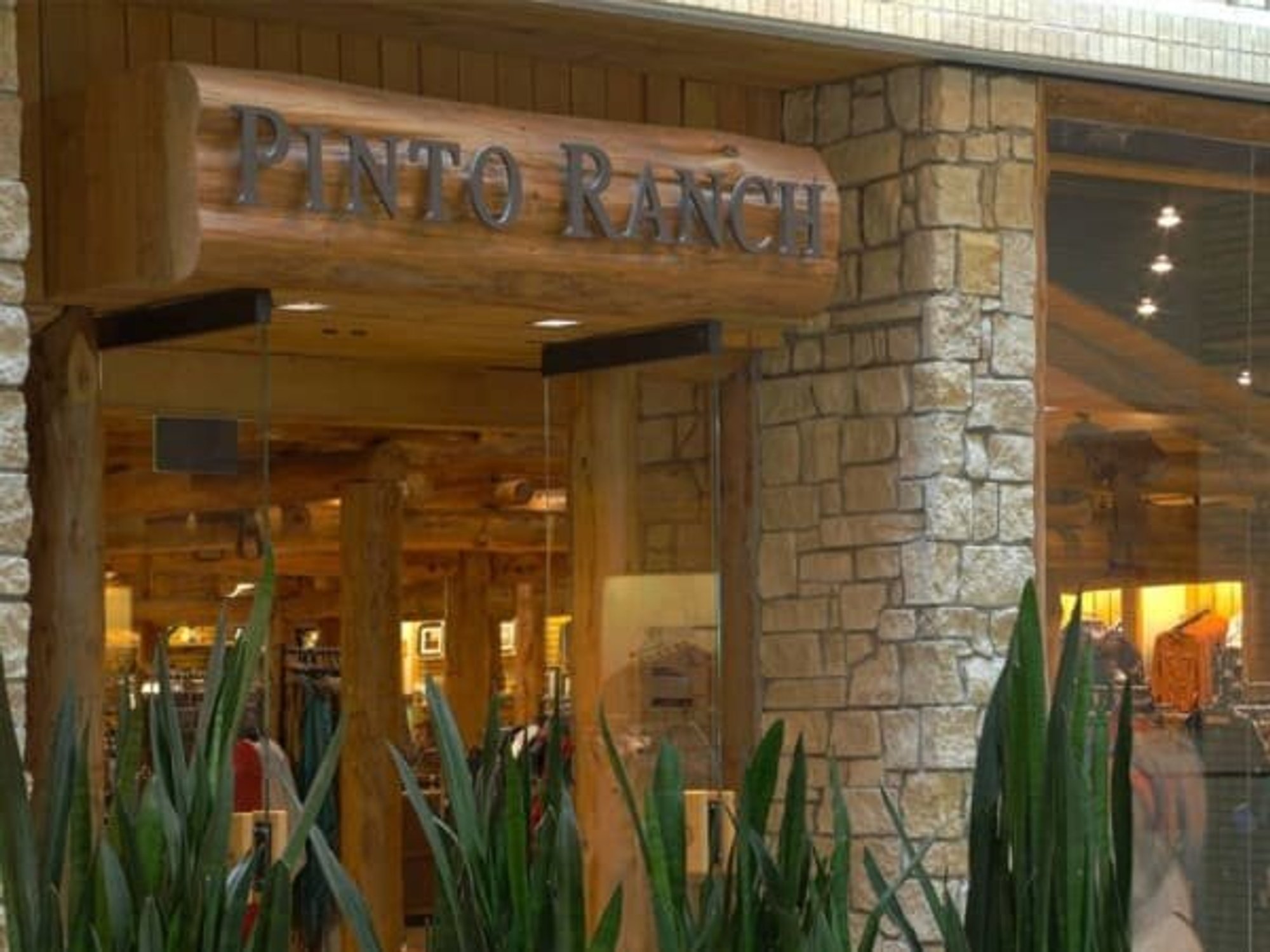 Iconic Houston modeling agency names longtime star to lead search for ...