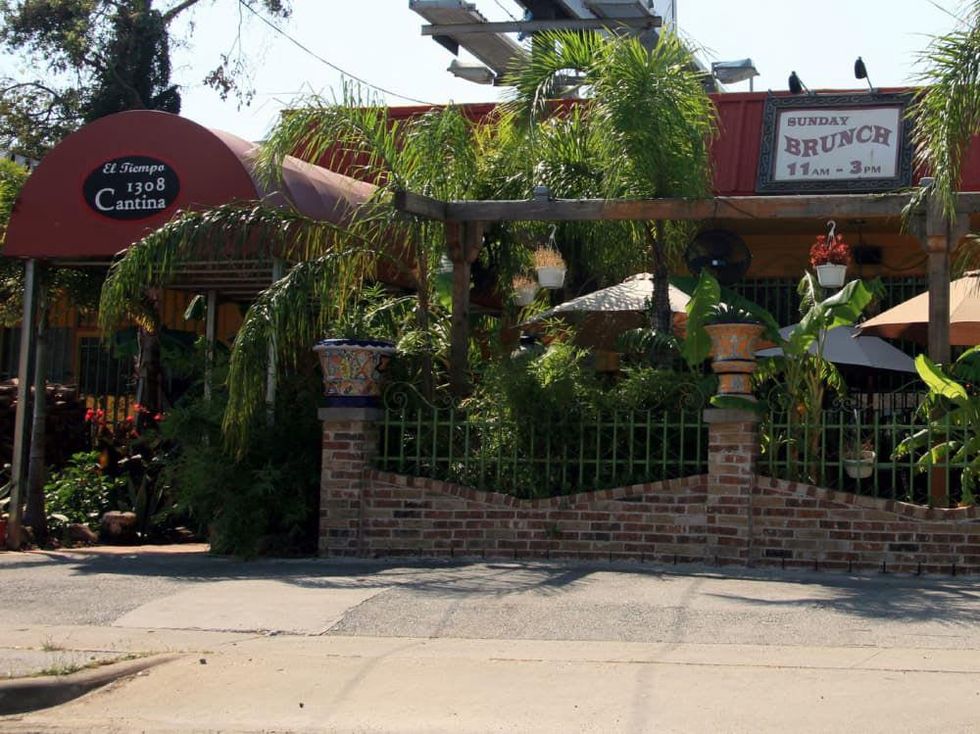 Places-Drinks-1308 Cantina-exterior-1