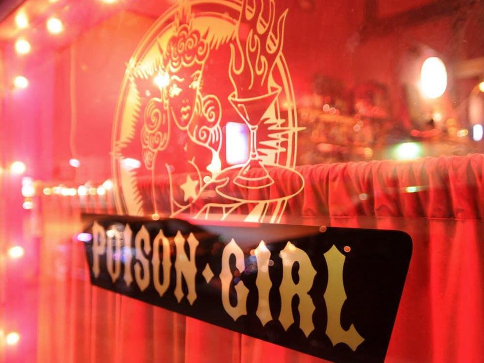 Places-Drinks-Poison Girl neon sign by Axel Bethke