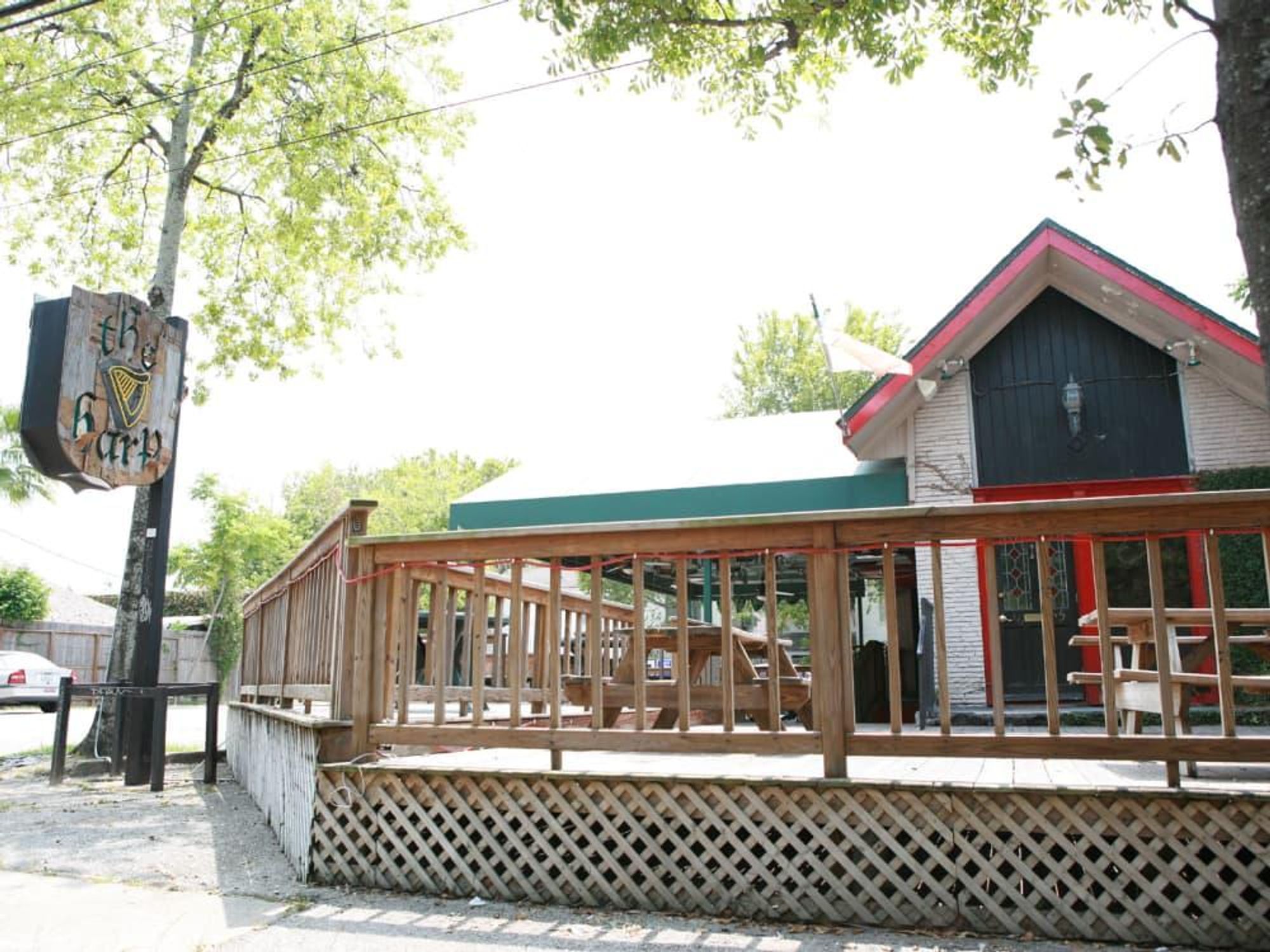 Places-Drinks-The Harp-exterior-1