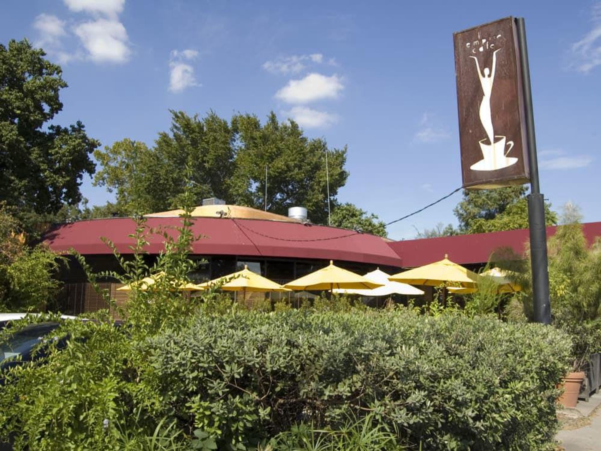 Places-Eat-Empire Cafe-exterior-1