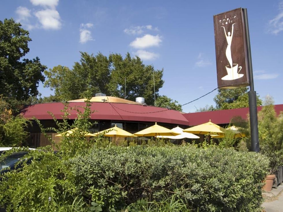 Places-Eat-Empire Cafe-exterior-1