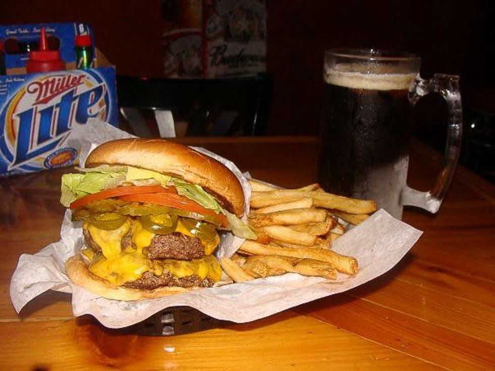 Places_Food_Christian's Tailgate Bar and Grill_cheeseburger_hamburger