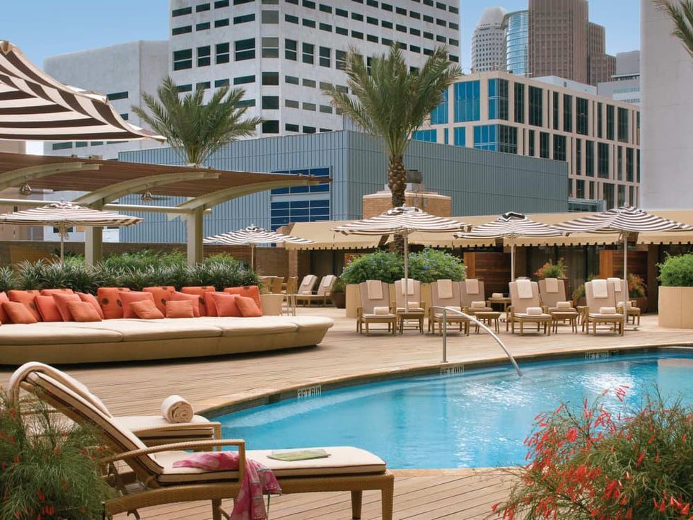 Places-Hotels/Spas-Four Seasons Hotel-pool