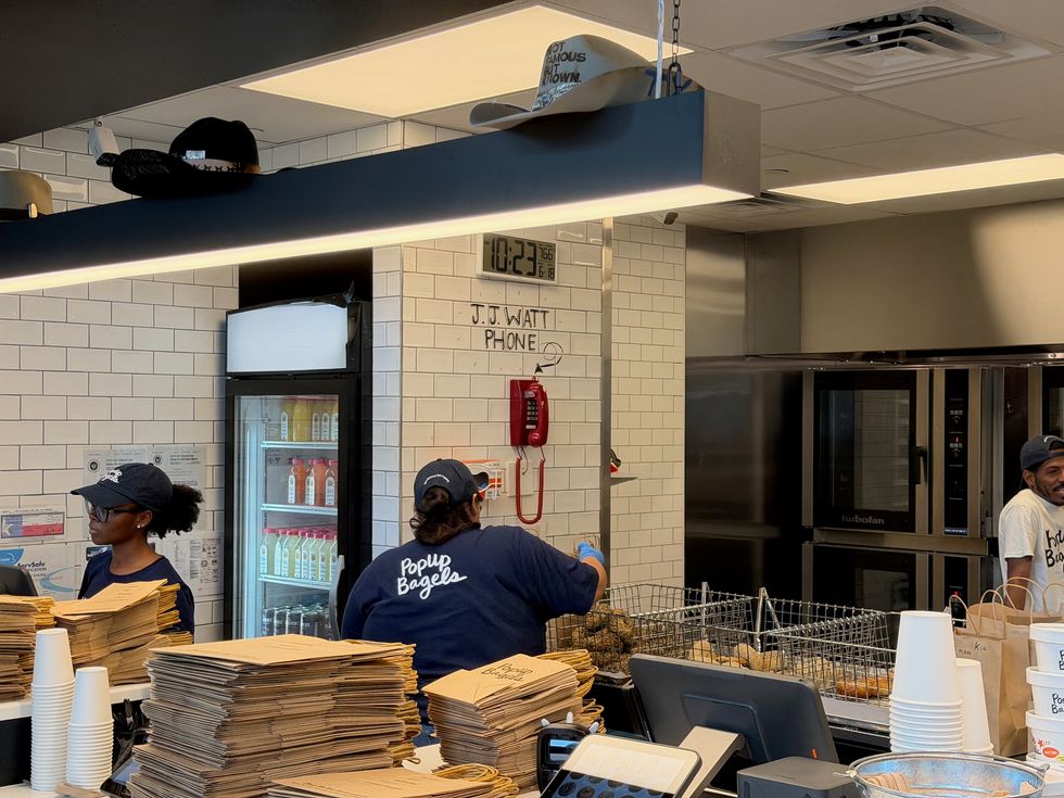 PopUp Bagels interior