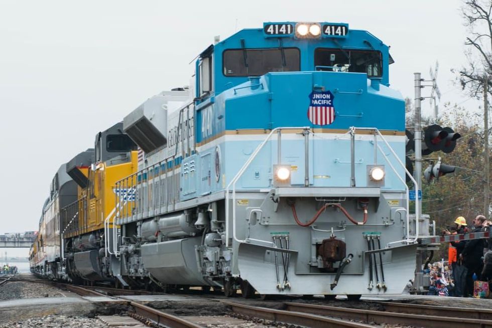 President Bush train 4141 procession Spring