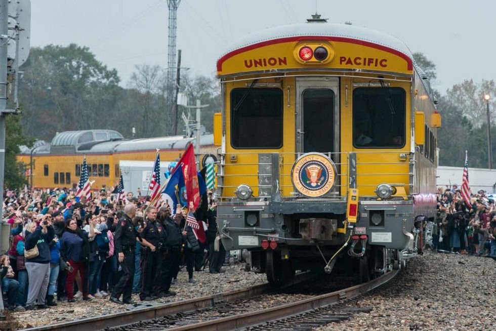 President Bush train 4141 procession Spring