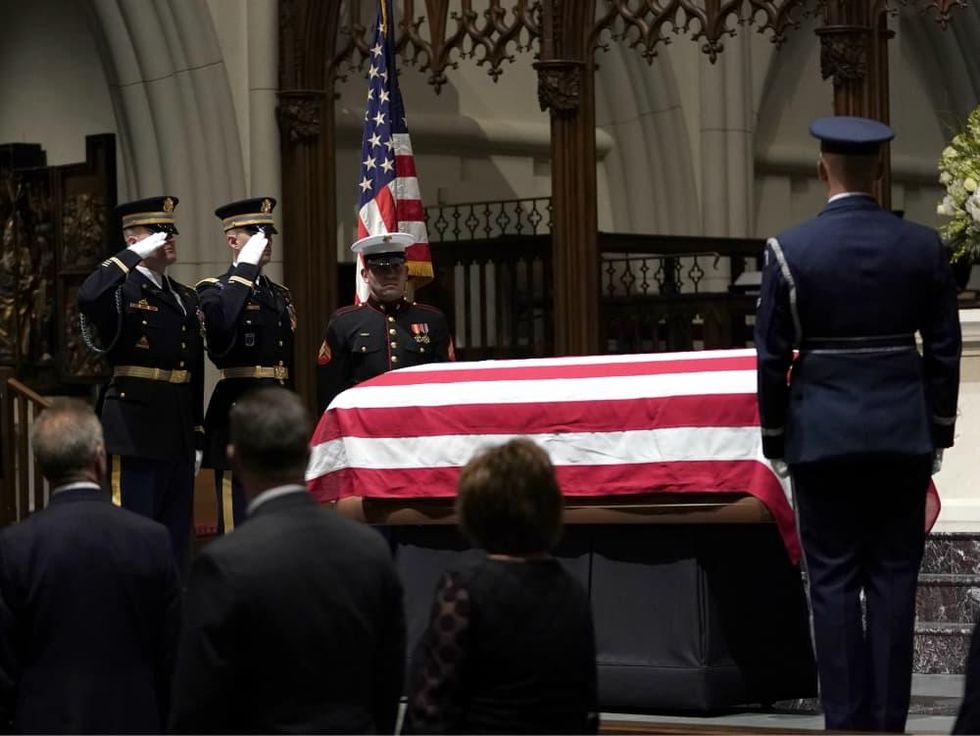 President George HW Bush military honor guard St martin's church public visitation