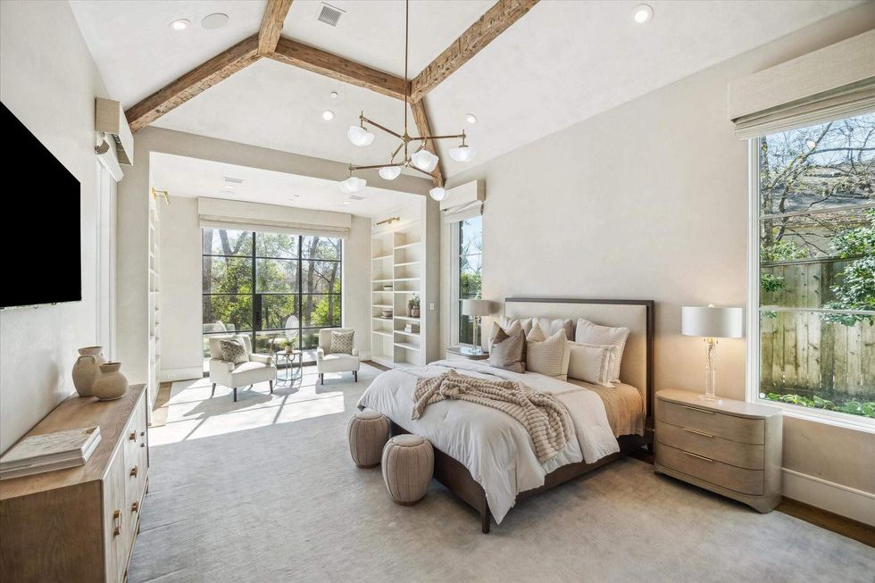 Primary suite of 314 Hunters Trail