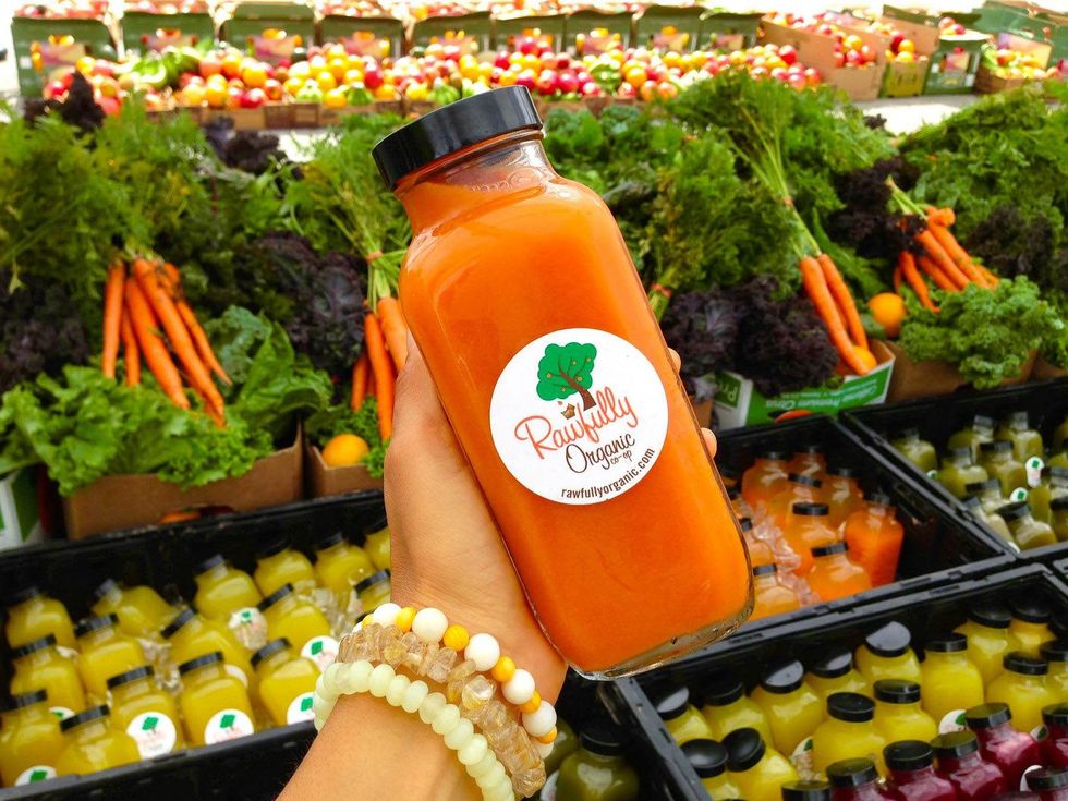 Rawfully Organic carrot juice and carrots and apples