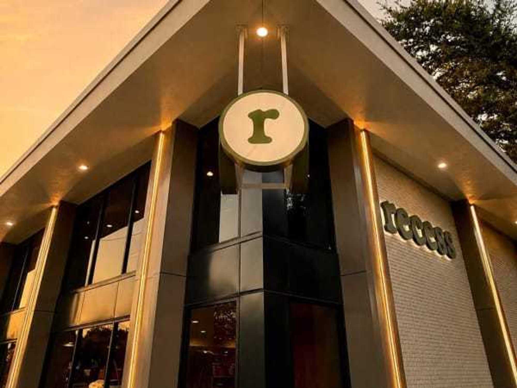 Recess restaurant playground
