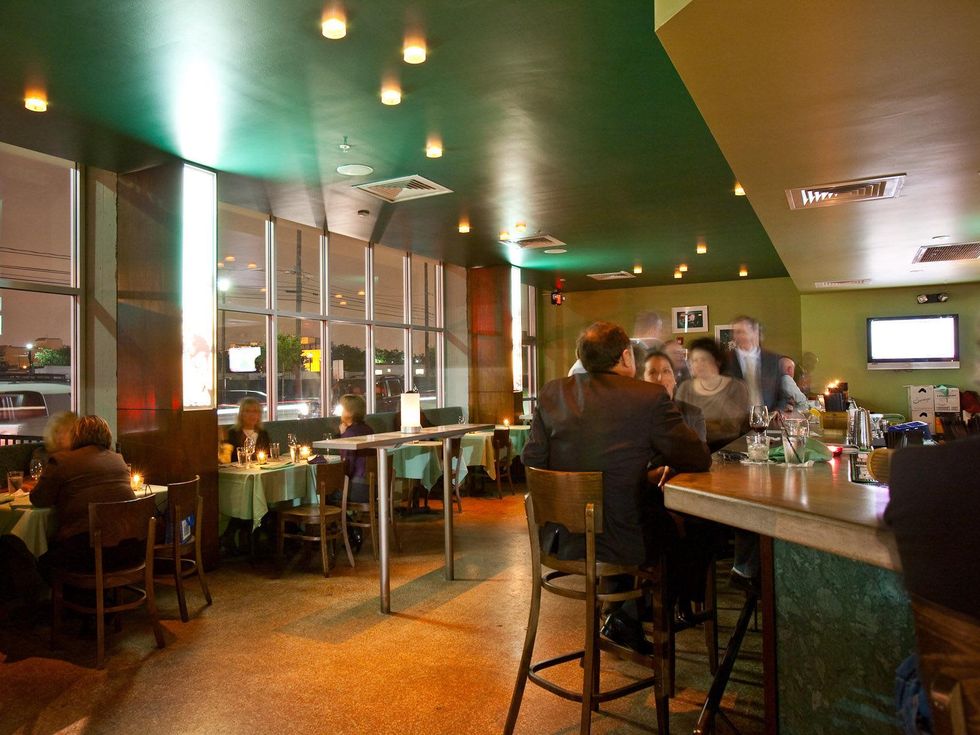 Reef restaurant Houston diners dining room bar