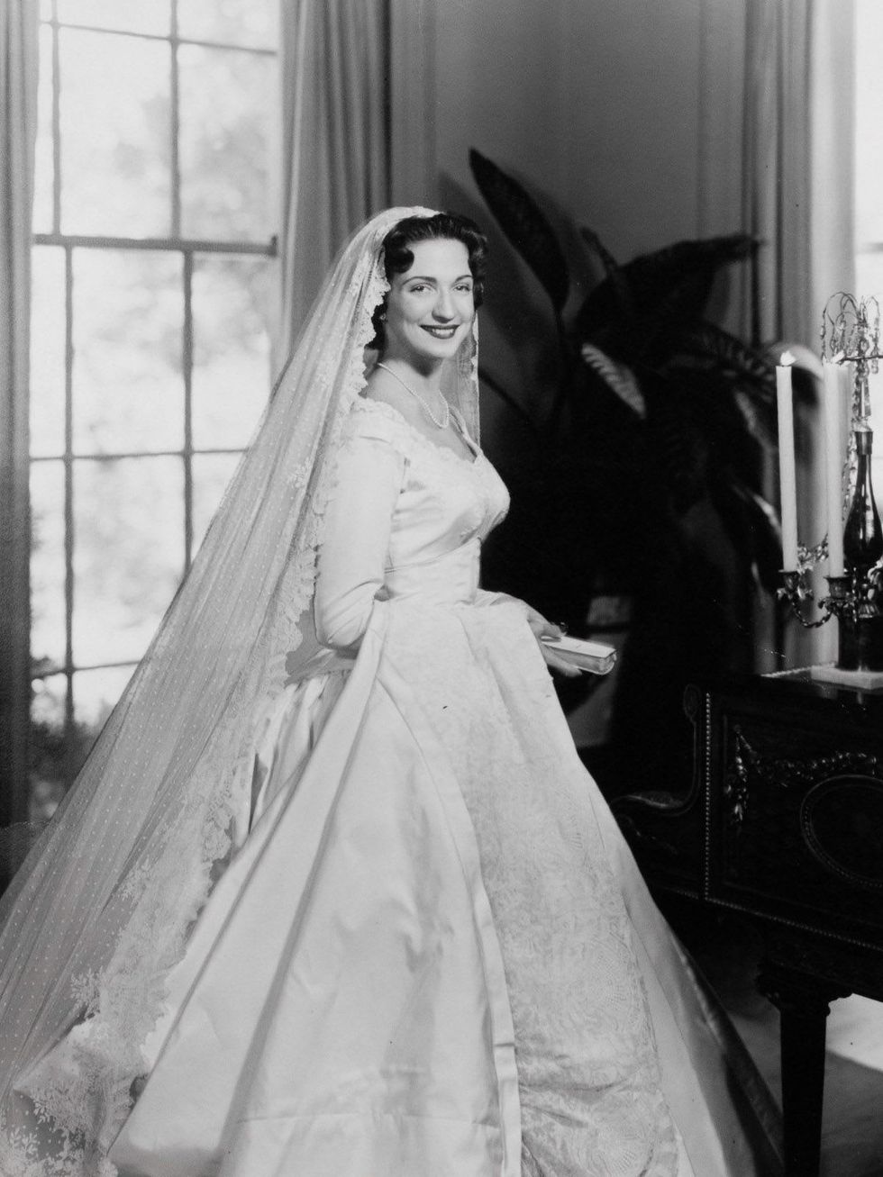 This wedding dress has seen 5 brides and it's still fabulous: Showing ...