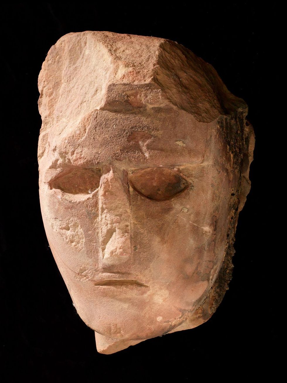 Roads of Arabia Head of a statue