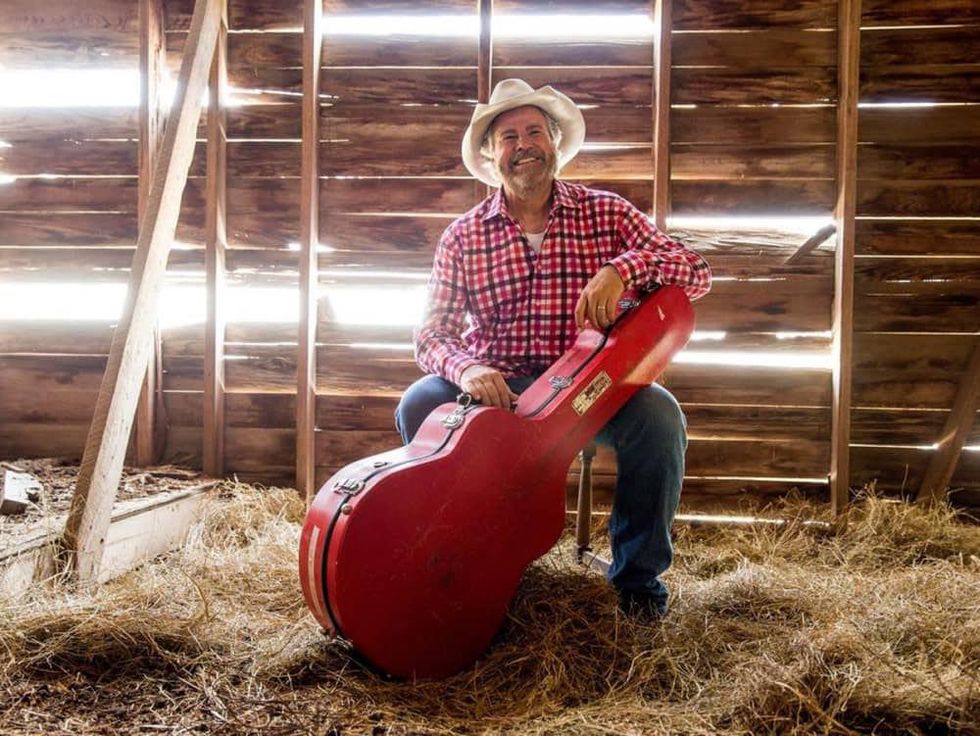 Robert Earl Keen: I Will Survive…Christmas