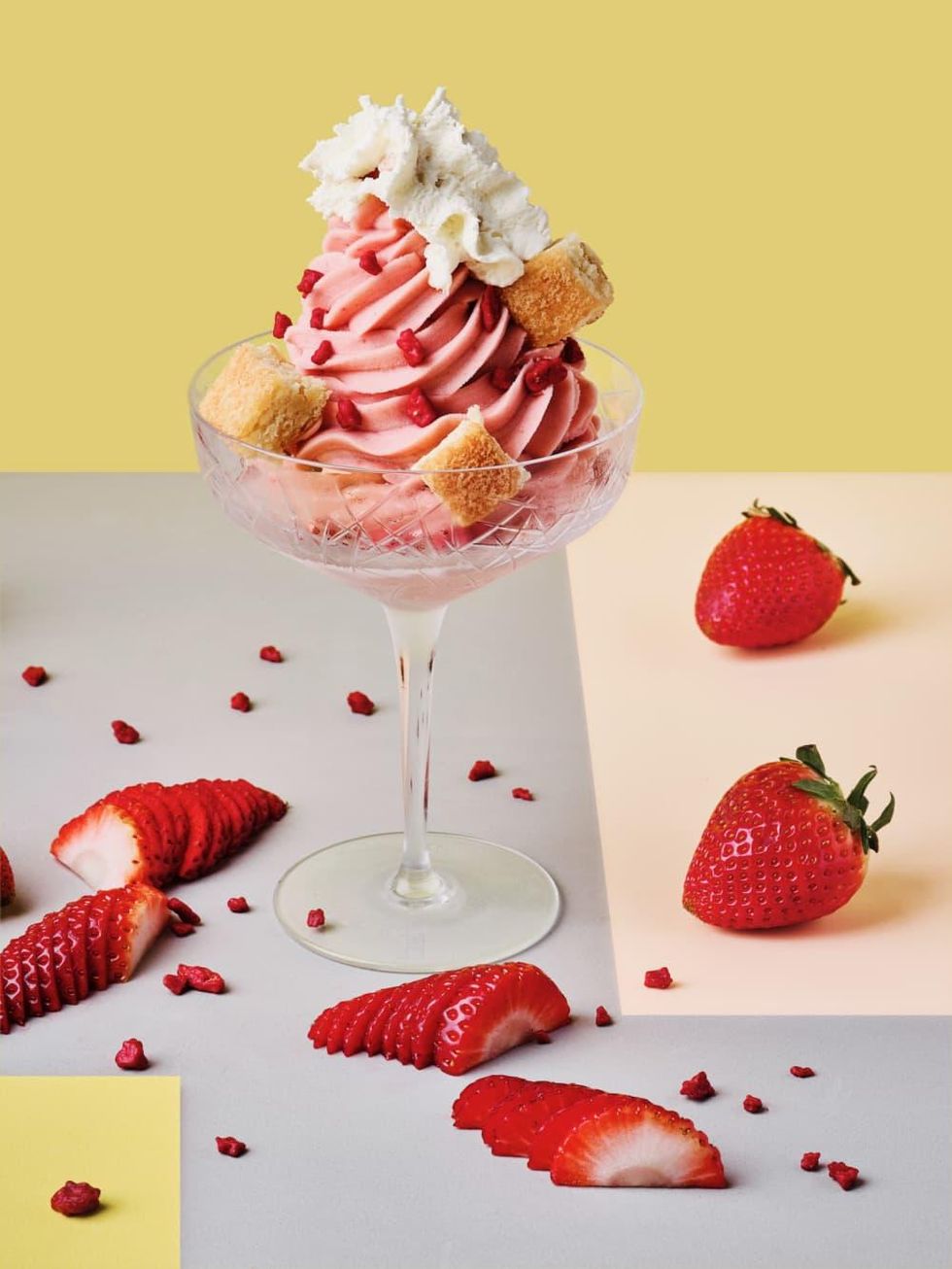 Rocambolesc strawberry gelato