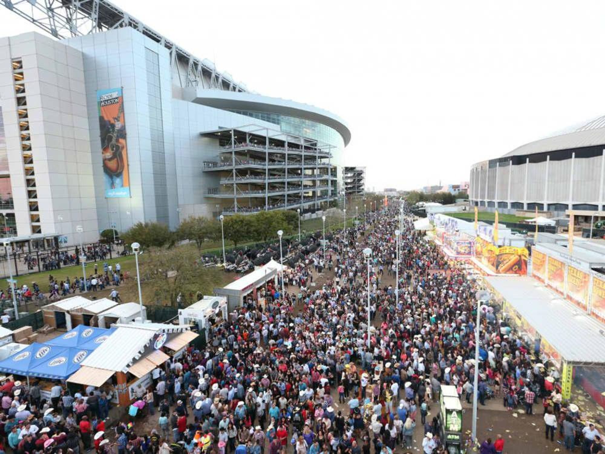 Rodeo Houston outdoor crowd