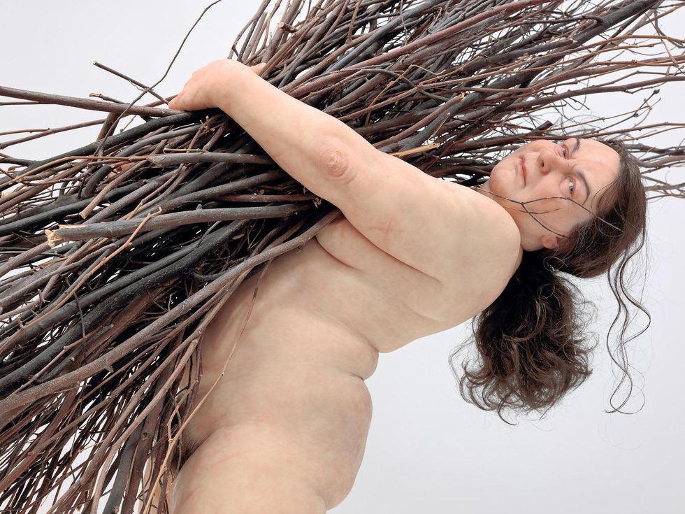 Ron Mueck exhibition Paris June 2013 woman with sticks