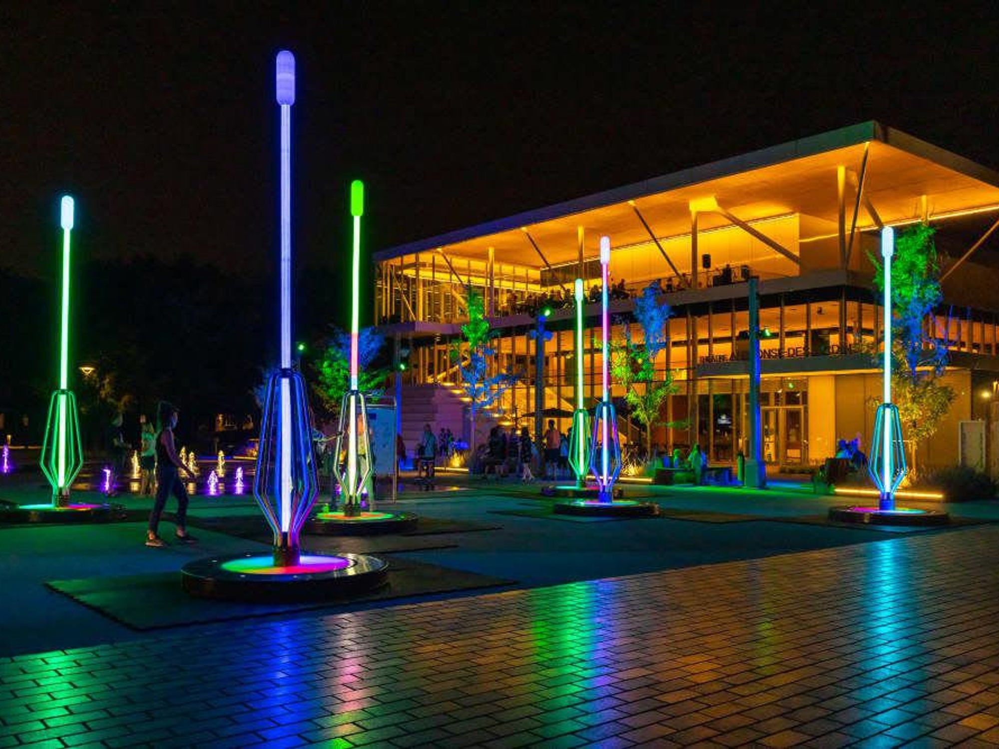 Roseaux is coming to Avenida Houston.