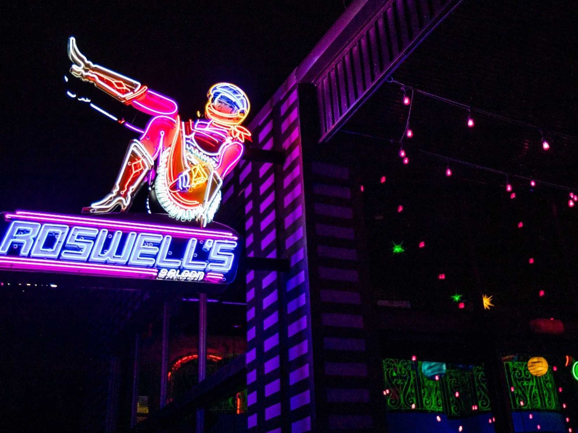 Roswell's Saloon Houston