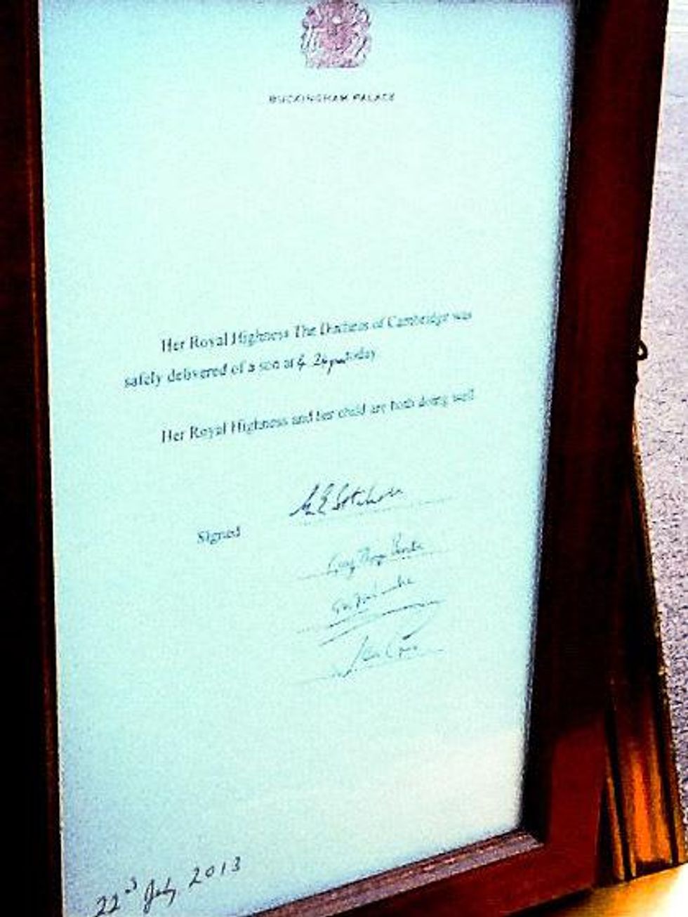 royal baby birth announcement set out in public