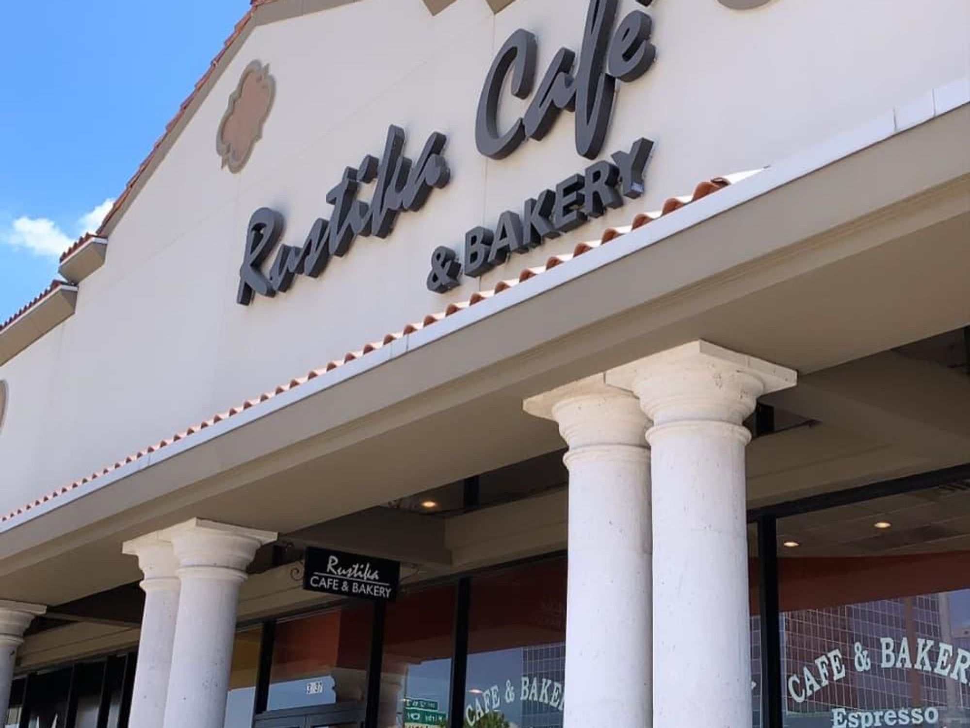 Rustika Cafe exterior