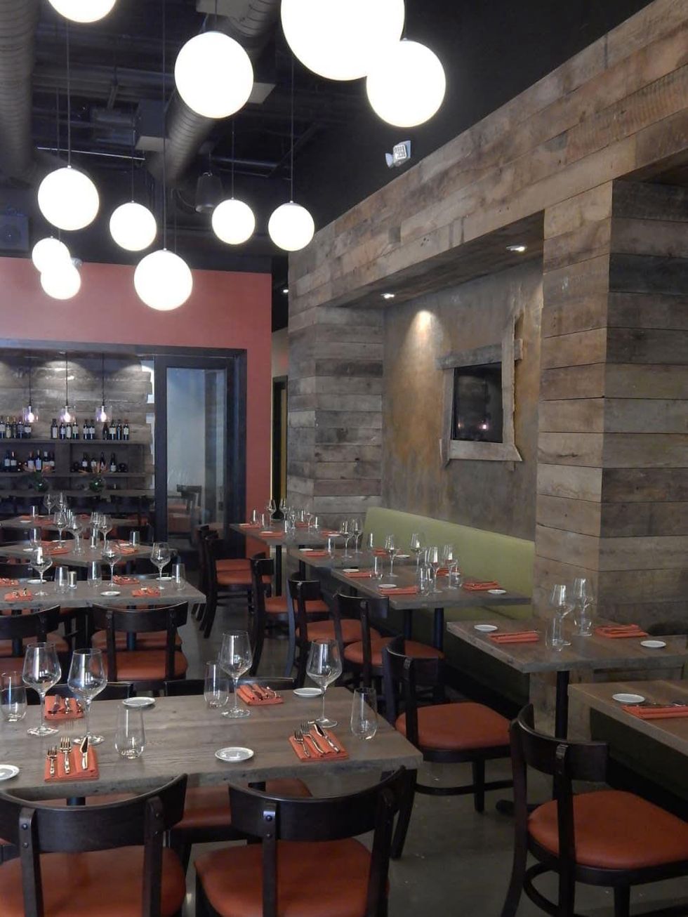 Sal y Pimienta dining room June 2014