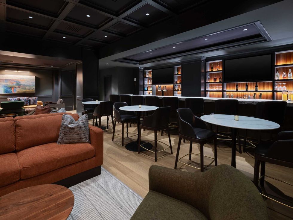 Sam Houston hotel pearl bar