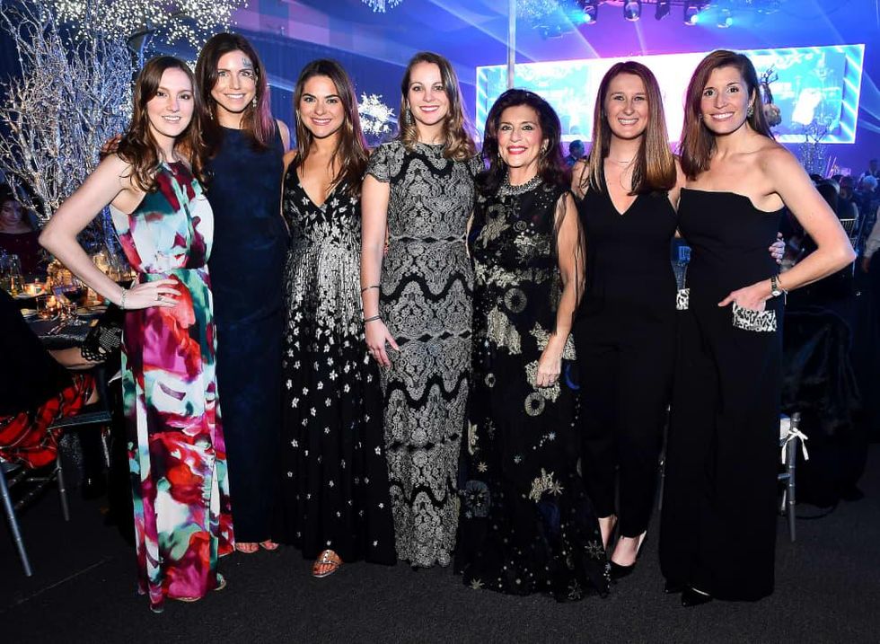 San Luis Salute 2020 Colleen Wagner, Caroline Dawson, Mary Ann Mason, Hayden Rome, Dancie Ware, Mattie Van Gundy and Katelyn Gosslee