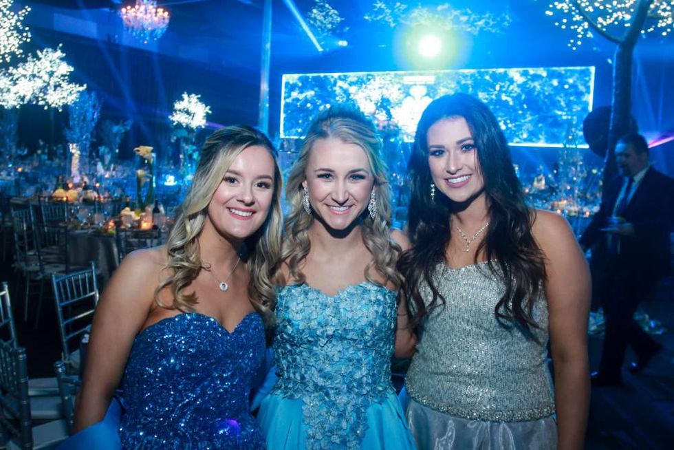 San Luis Salute 2020 Duchesses Hannah Sukkar, Natalie Crowder and Allison Denman