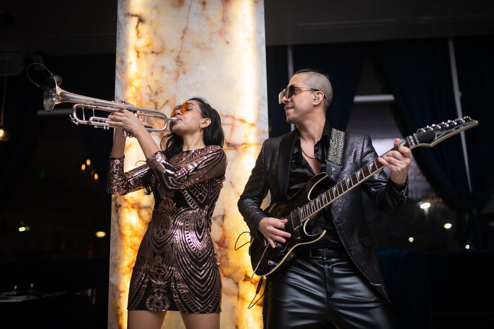 Se7en restaurant performers