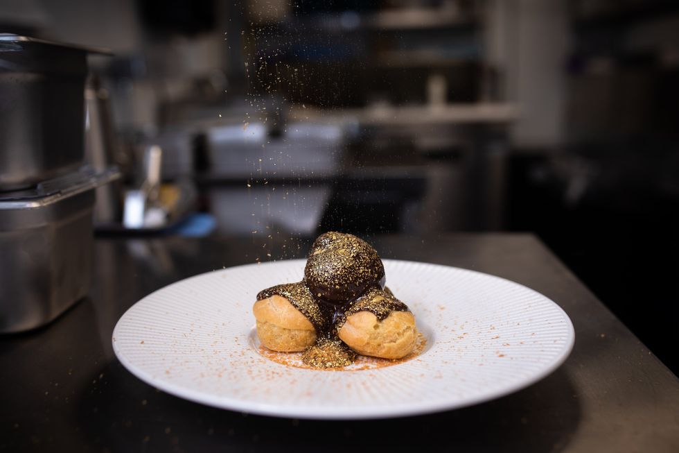 Se7en restaurant profiteroles