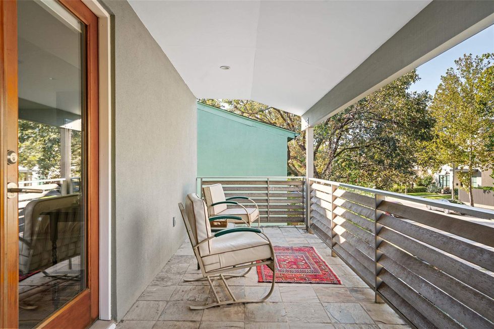 Second balcony that overlooks the neighborhood at 1507 Harold Street