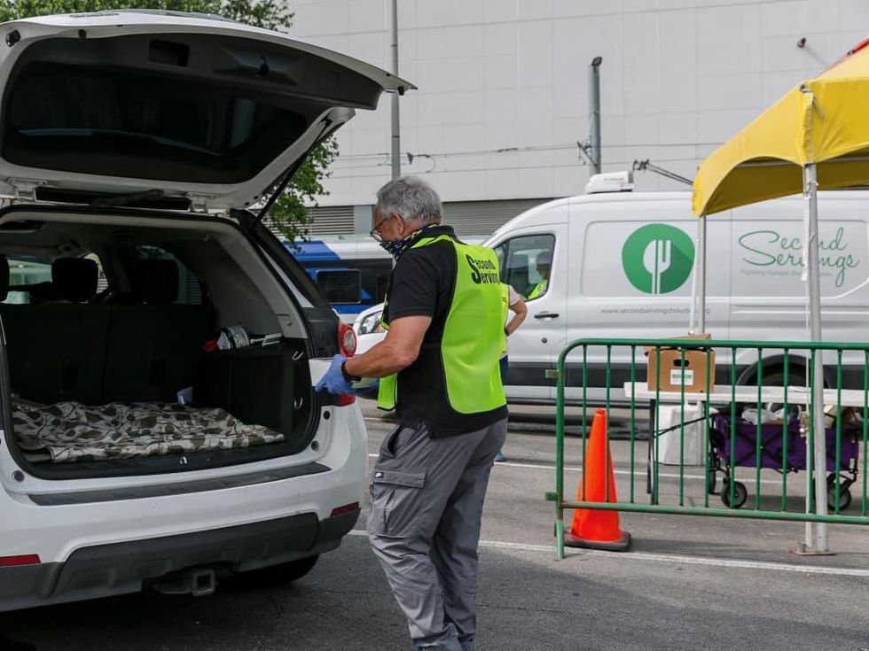 Second Servings volunteer