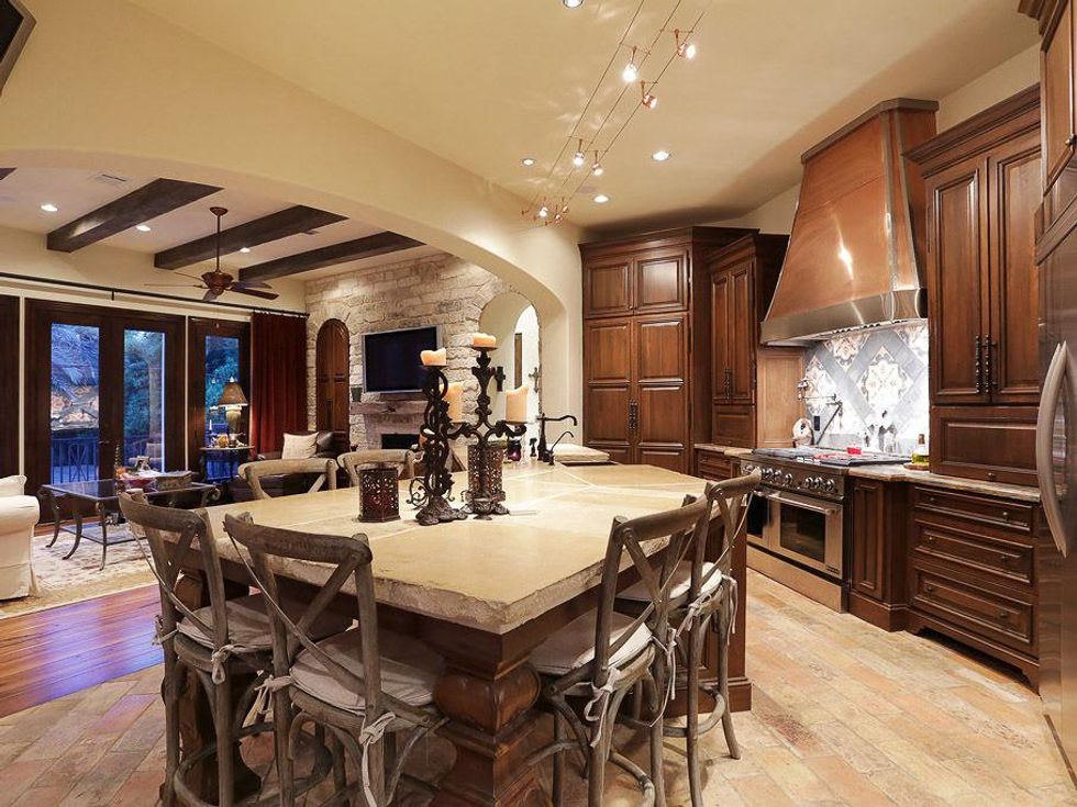 Shelby On the Market July 2013 3406 Greenbriar kitchen