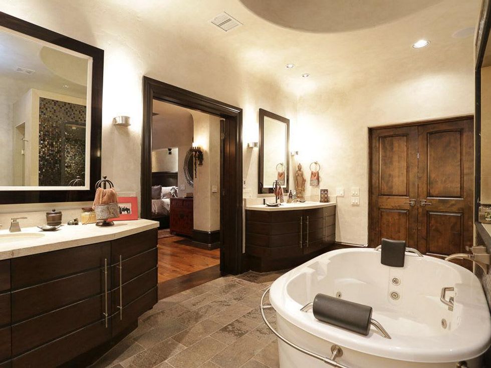 Shelby On the Market July 2013 3406 Greenbriar master bath