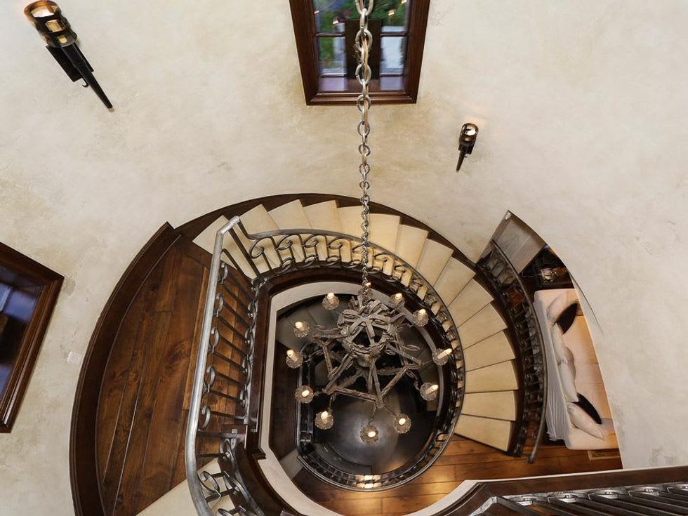 Shelby On the Market July 2013 3406 Greenbriar stair view