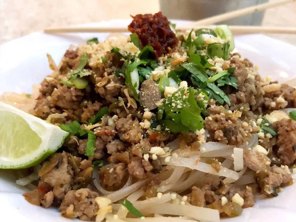 Sing restaurant Dan Dan Noodles