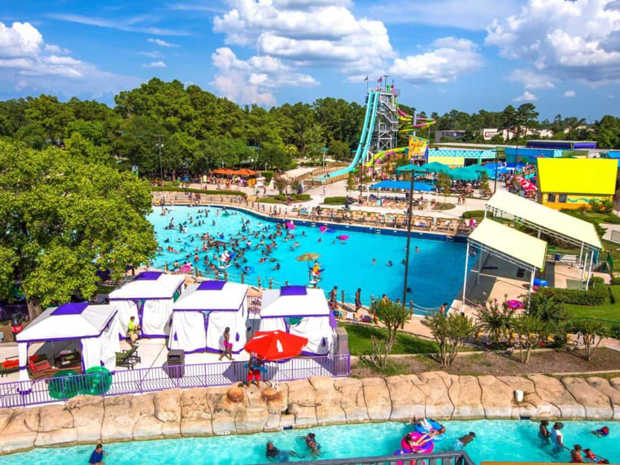 Six Flags Hurricane Harbor Splashtown