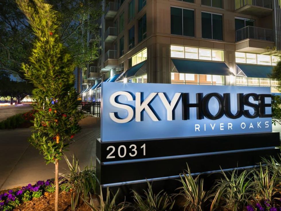 SkyHouse River Oaks