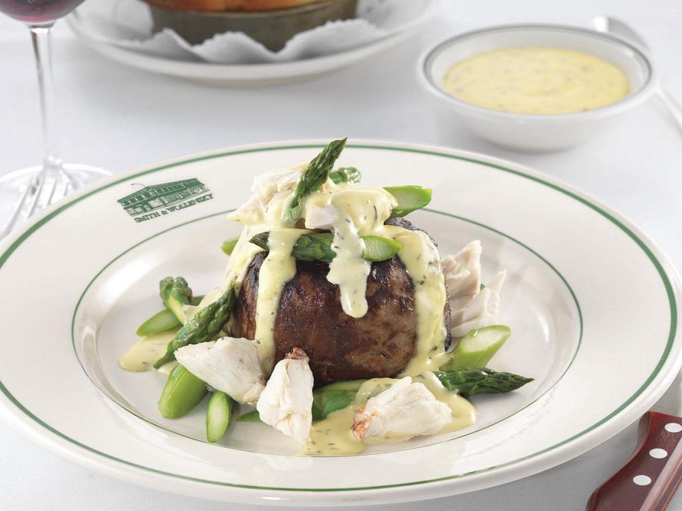 Smith & Wollensky Houston steak asparagus glass of wine