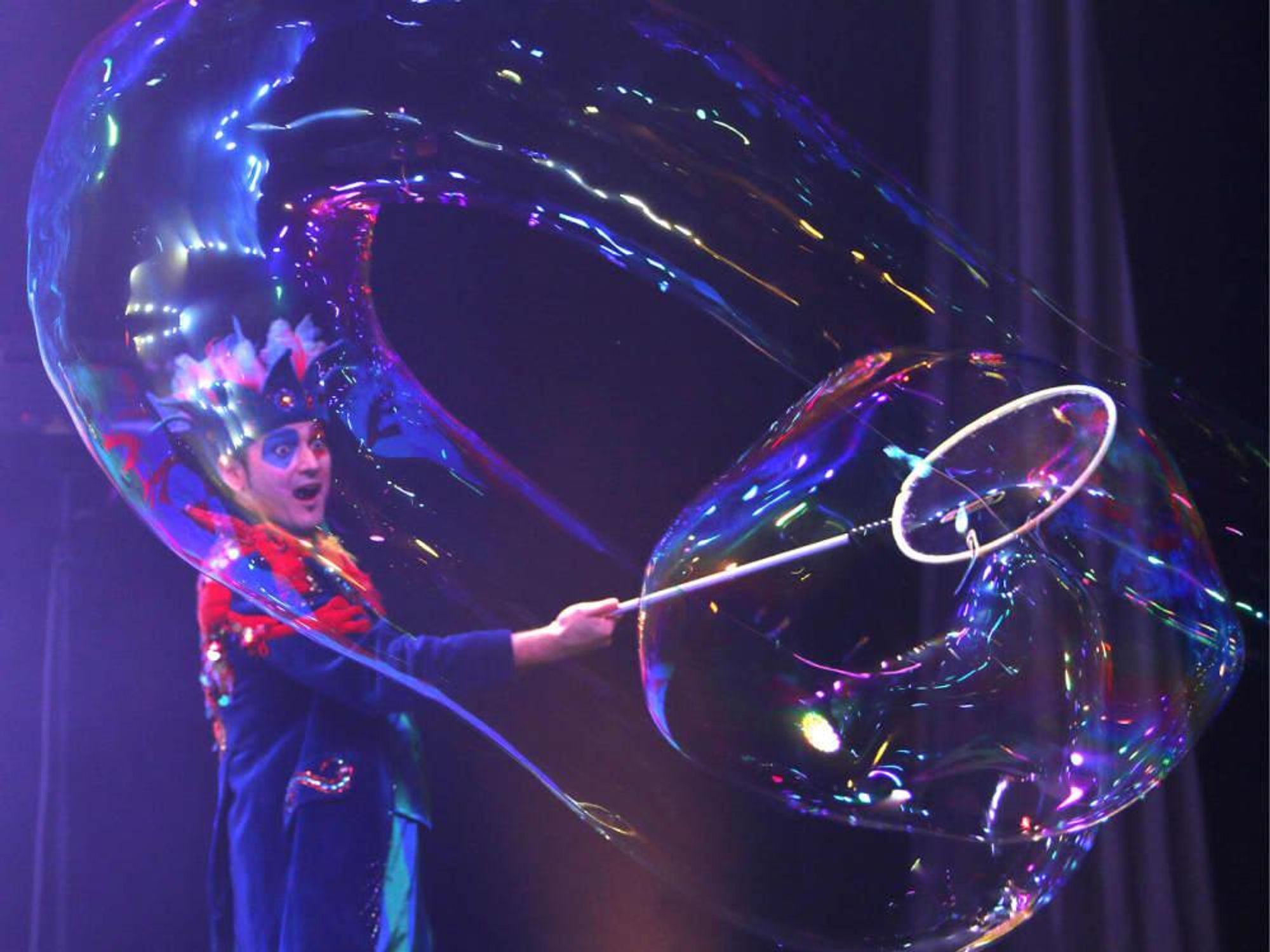 Society for the Performing Arts presents Underwater Bubble Show