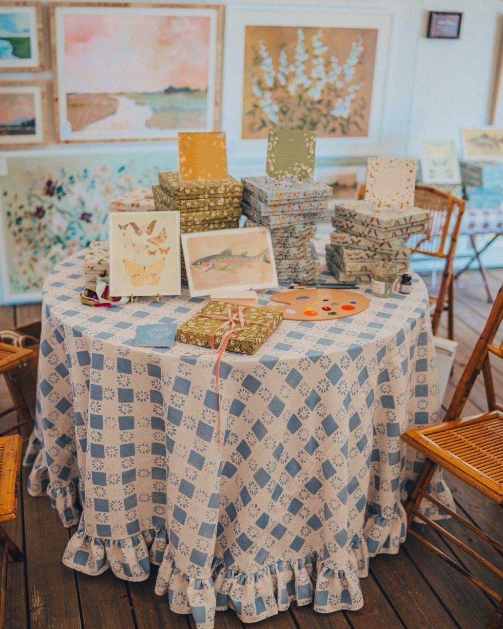 Society Social Framebridge Round Top 2025