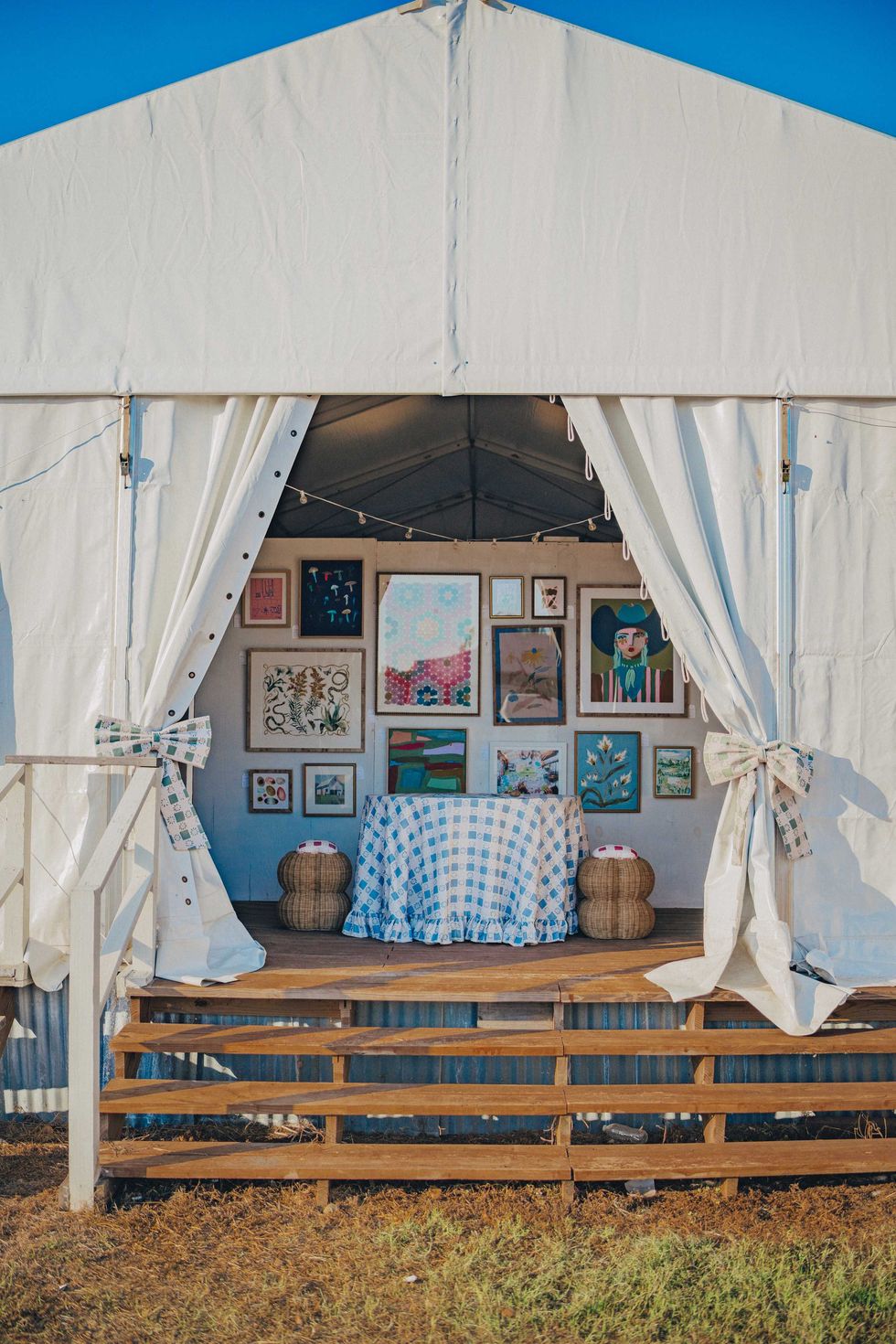 Society Social Framebridge Round Top 2025